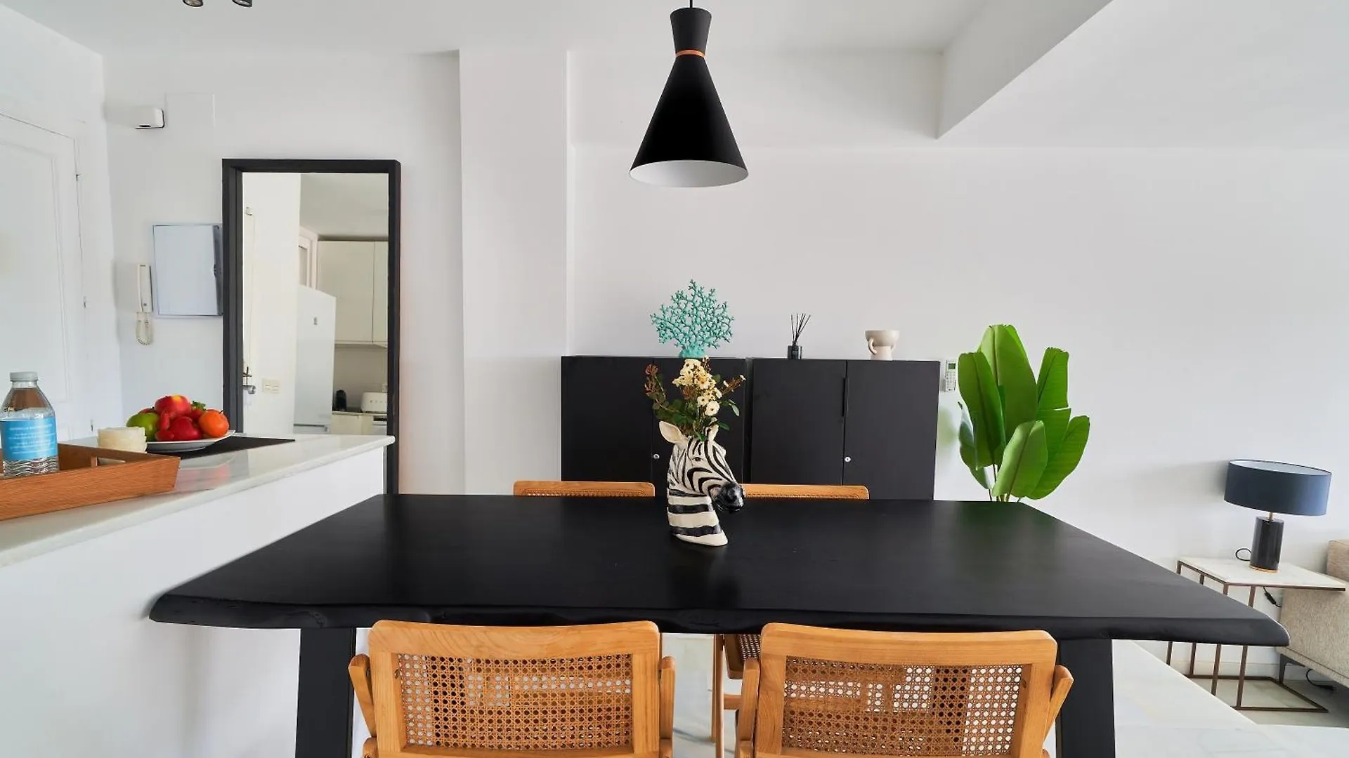 Marbella Banus Suites - Banus, Modern, Bright And Balcony Apartmán